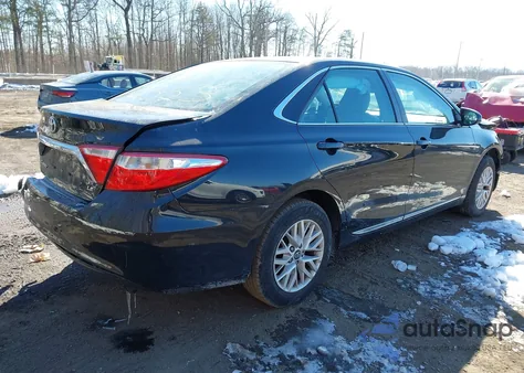 2016 Toyota Camry Le z USA, uszkodzony, nr VIN 4T4BF1FK2GR575324